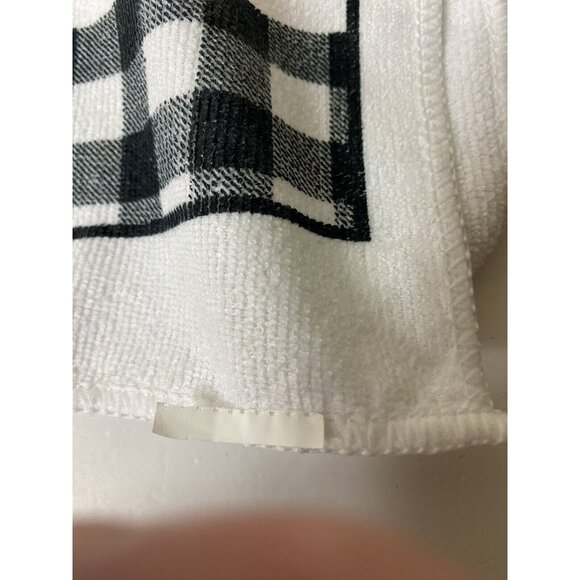 Kitchen Dish Towel North Pole Bed & Breakfast Barn Trees, 15x25 Christmas Decor - Picture 4 of 8